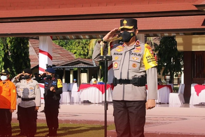 Wakapolda NTB Brigjen Pol. Drs. Ruslan Aspan memimpin apel Gelar Pasukan Operasi Mandalika 1 Rinjani 2022. (Instagram.com/@poldantb)