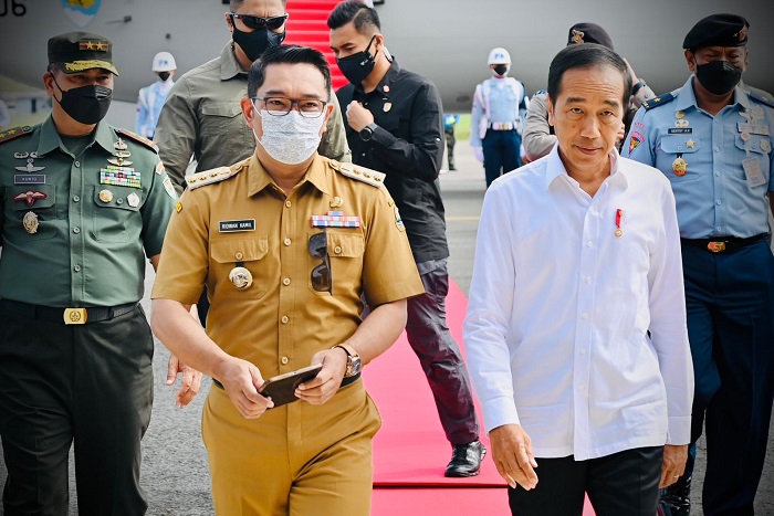 Presiden Joko Widodo tiba di Pangkalan TNI AU Husein Sastranegara, Kota Bandung. (Dok.  Biro Pers Sekretariat Presiden/Laily Rachev )
