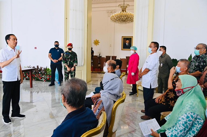 Presiden Joko Widodo mengajak seluruh masyarakat melakukan vaksinasi booster.  (Dok. Biro Pers Sekretariat Presiden/Laily Rachev) 