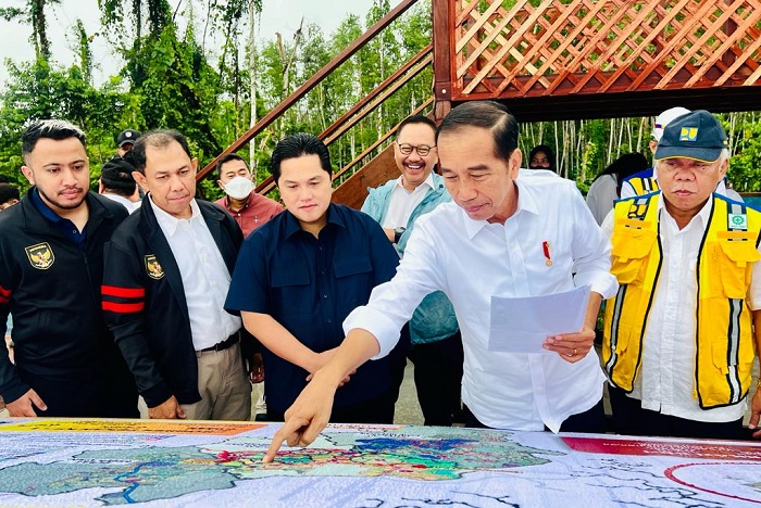 Presiden Joko Widodo menyampaikan akan membangun sebuah pusat latihan  di Kawasan IKN untuk mendukung persepakbolaan Indonesia. (Dok. Biro Pers Sekretariat Presiden/Laily Rachev) 