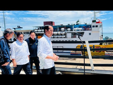 Presiden Jokowi Tinjau Pelabuhan Merak, Cilegon, 11 April 2023