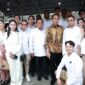 Presiden RI Joko Widodo dan Menteri Pertahanan RI Prabowo Subianto santap siang bersama di kios Bakso dan Mie Ayam Pak Sholeh Bandongan, Kabupaten Magelang, Jawa Tengah, Senin (29/1/2024). (Dok. Tim Media Prabowo-Gibran)