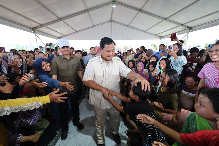 Calon presiden nomor urut 2, Prabowo Subianto hadir di tengah masyarakat dalam acara Masak Besar bareng youtuber chef Bobon Santoso di Cilincing, Jakarta Utara, Sabtu (30/12/2023). (Dok. TIm Media Prabowo-Gibran))