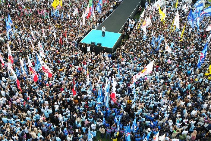 Pasangan Capres Cawapres nomor urut 2 Prabowo Subianto dan Gibran Rakabuming Raka di Kota Semarang, Jawa Tengah. (Dok. TKN Prabowo Gibran)
