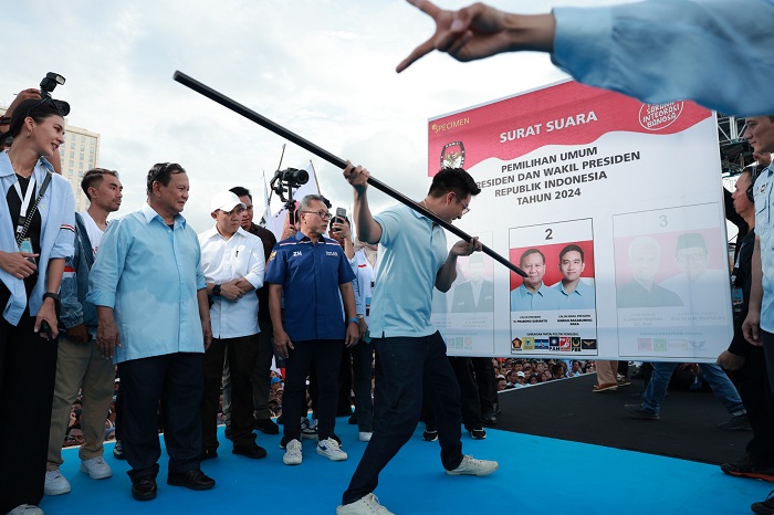 Pasangan Capres Cawapres nomor urut 2 Prabowo Subianto dan Gibran Rakabuming Raka di Kota Semarang, Jawa Tengah. (Dok. TKN Prabowo Gibran)

