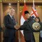 Menteri Pertahanan RI Prabowo Subianto menerima kunjungan Wakil Perdana Menteri yang sekaligus menjabat sebagai Menteri Pertahanan Australia, Richard Marles di kantor Kemhan RI,. (Dok. Tim Media Prabowo)