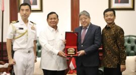 Menteri Pertahanan Republik Indonesia (Menhan RI), Prabowo Subianto menerima kunjungan kehormatan dari Duta Besar (Dubes) Jepang untuk Indonesia, H.E. Mr. Masaki Yasushi. (Dok. Kemhan.go.id)

