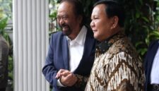 Di kediamannya, Ketua Umum Partai Gerindra sekaligus presiden terpilih Prabowo Subianto menerima kunjungan Ketua Umum Partai NasDem Surya Paloh, pada Kamis (25/4/2024) sore. (Dok. Tim Media Prabowo Subianto)