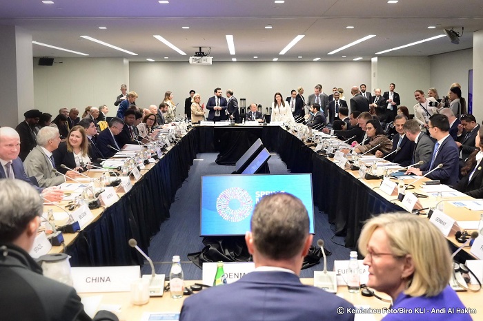 Menteri Keuangan (Menkeu) Sri Mulyani Indrawati melakukan Pertemuan Bilateral dengan Managing Director International Finance Corporation (IFC), Makhtar Diop. (Dok. Kemenkeu.go.id)

