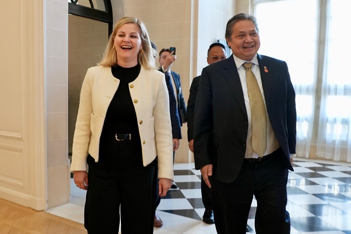 Menteri Koordinator Bidang Perekonomian Airlangga Hartarto bertemu dengan delegasi Belanda yang dipimpin oleh Wakil Perdana Menteri Belanda Karien Van Gennip. (Dok. Ekon.go.id)
