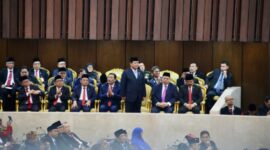 Momen Prabowo Subianto spontan bendiri saat namanya disebut oleh Presiden Joko Widodo dalam pidato kenegaraan. (Dok. Tim Media Prabowo Subianto)