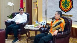 Ketua MPR RI Bambang Soesatyo bertemu Menteri Pertanian Amran Sulaiman, di Kantor Kementerian Pertanian. (Instagram.com @bambang.soesatyo)

