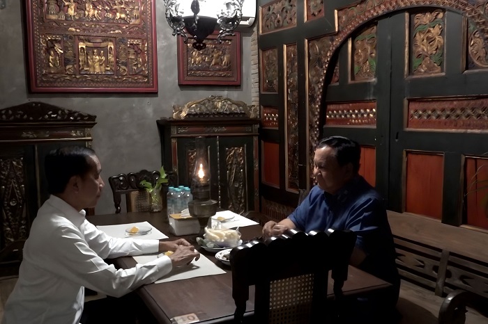 Presiden RI Prabowo Subianto mengunjungi kediaman Presiden ke-7 Joko Widodo di kediamannya di Solo. (Dok. Tim Media Prabowo)
