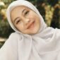 Artis Adhisty Zara berperan dengan mengenakan jilbab. (Instagram.com @zaraadhsty)