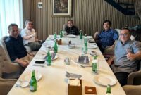 Rocky Gerung Bertemu dengan Sufmi Dasco. (Dok. Syahganda Nainggolan)