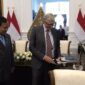 Momen Bill Gates Beri Hadiah untuk Bobby Kertanegara. (Dok. Tim Media Prabowo)