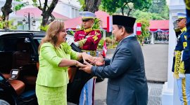 Presiden Prabowo dan Presiden Dina Boluarte menandatangani CEPA Indonesia-Peru di Jakarta. (Facevbook.com @Setkab RI)