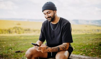 Menepi Sejenak dari Layar: Mengembalikan Kedamaian Pikiran Melalui Rehat Digital yang Terencana